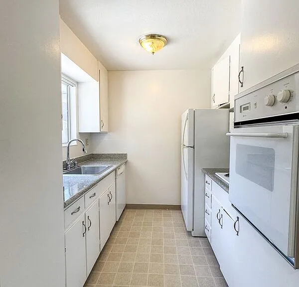 411 College Ave #A — Photo 8