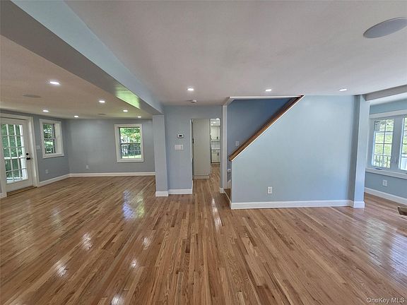 3rd image of 9 Depot Hill Road