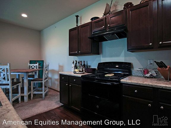 4th image of 2305 E 7th St APT 1106