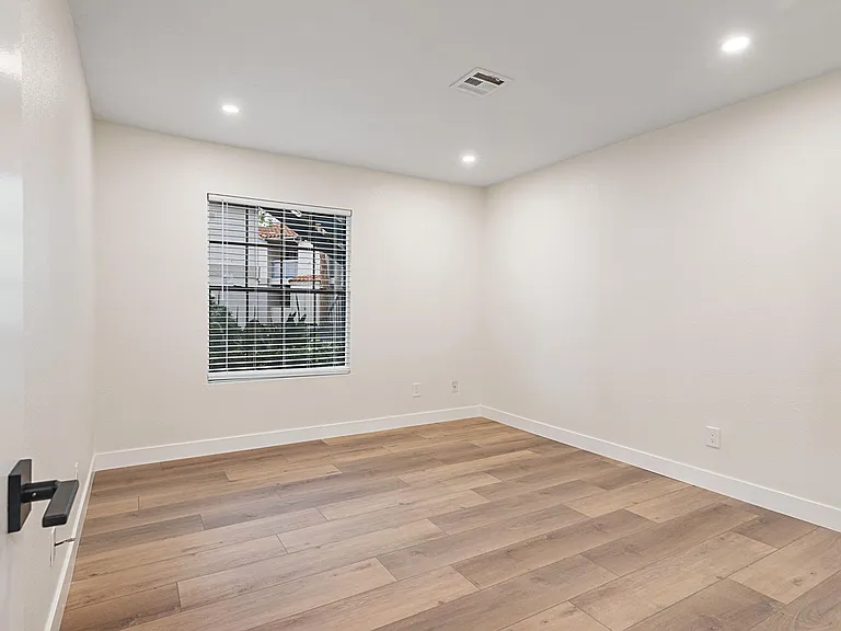 10329 Azuaga St #263 — Photo 5