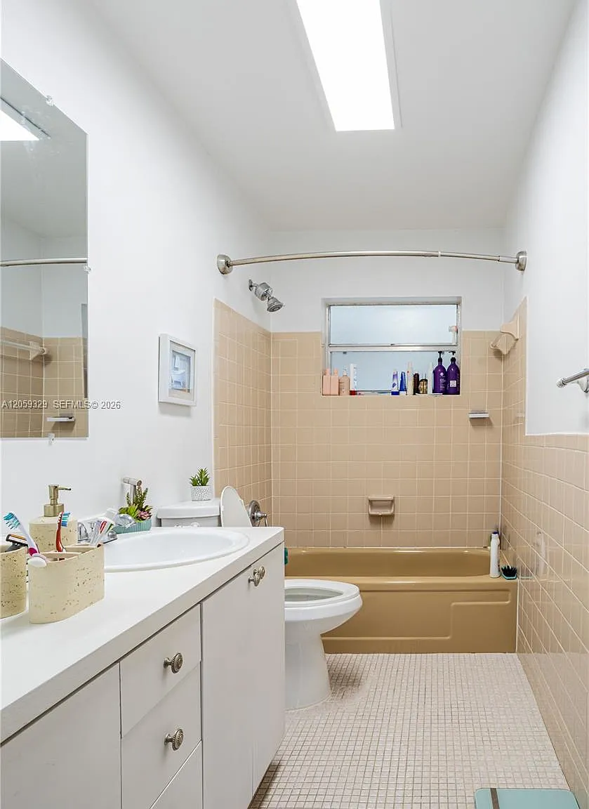 4 bed, 1629 sqft, $3,800 — Photo 3