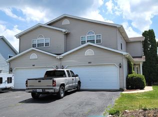 983 Autumn Ln, Aurora, IL 60505