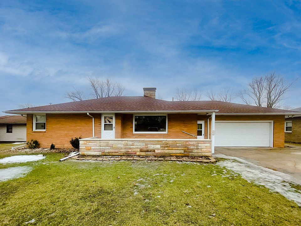1st image of 23 Manhattan Dr