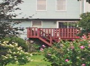 3 Bramblewood Ln, Penfield, NY 14526