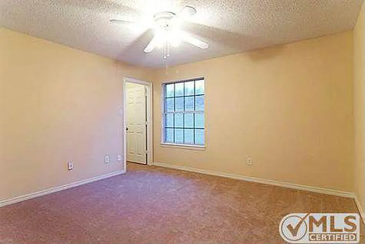 9904 Lakeridge Ct — Photo 18