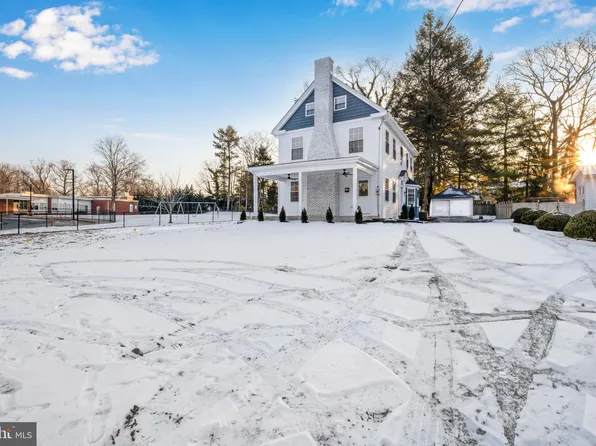 110 N Evergreen Ave, Woodbury, NJ 08096