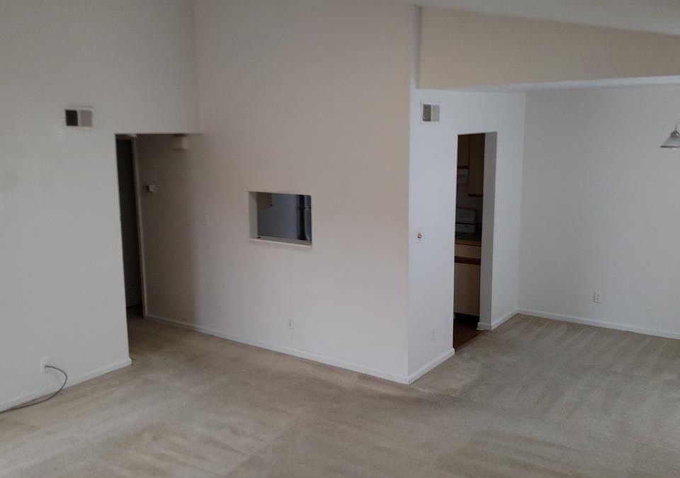 2nd image of 1402 Deerpond Ln Floor 2