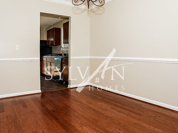 4th image of 427 Laurel Mist Ln