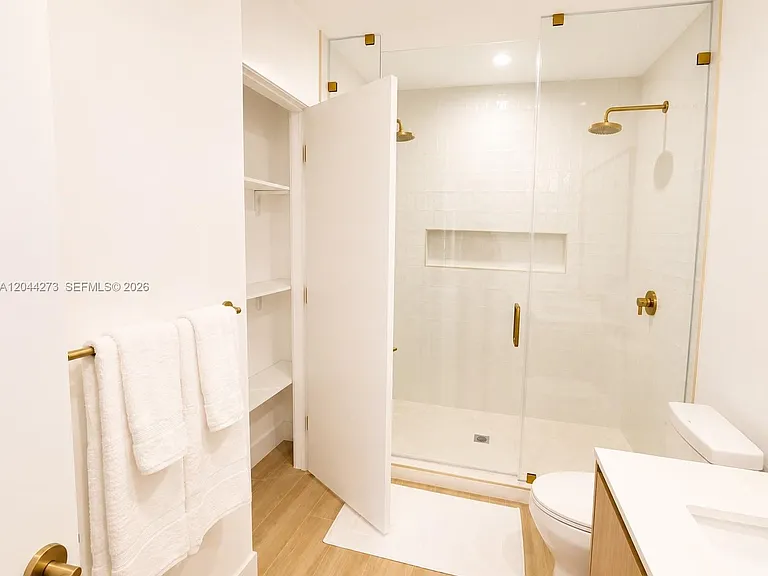 90 NE 32nd St #205 — Photo 15