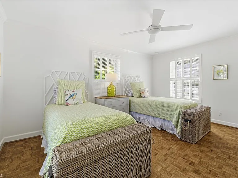 2700 Lantern Ln — Photo 12