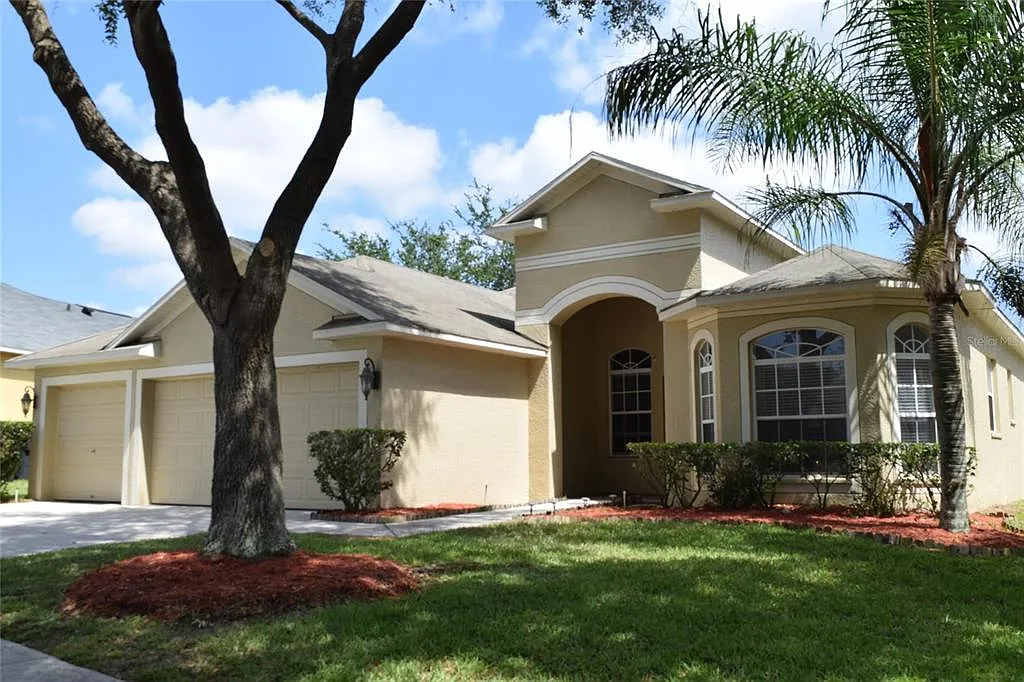 3 bed, 2.0 bath, 2178 sqft, $2,650 — Photo 2