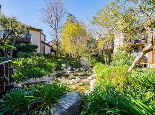 21820 Marylee St UNIT 222, Woodland Hills, CA 91367