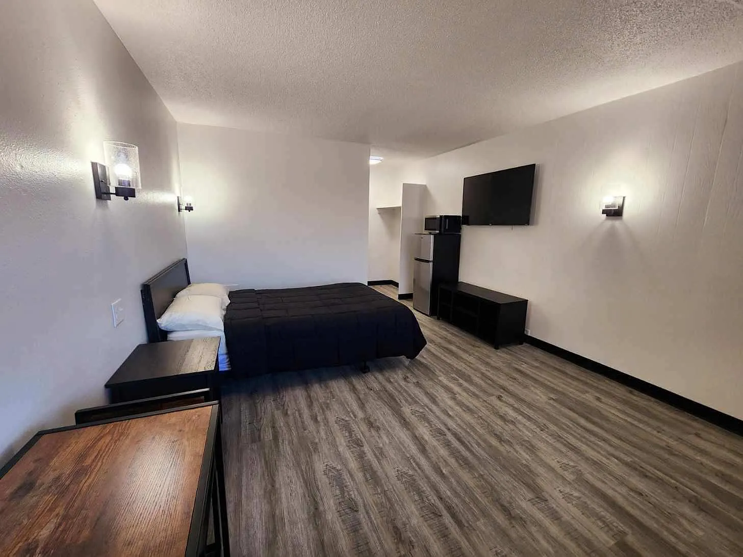 1 bed, 200 sqft, $1,300 — Photo 3