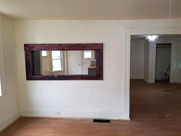 218 E Jackson St — Photo 4