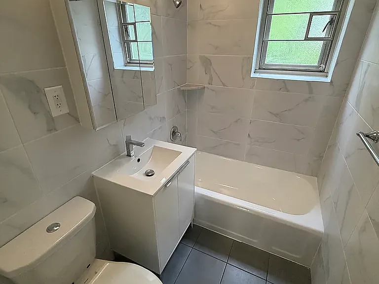 192-10B 69th Ave #2A — Photo 8