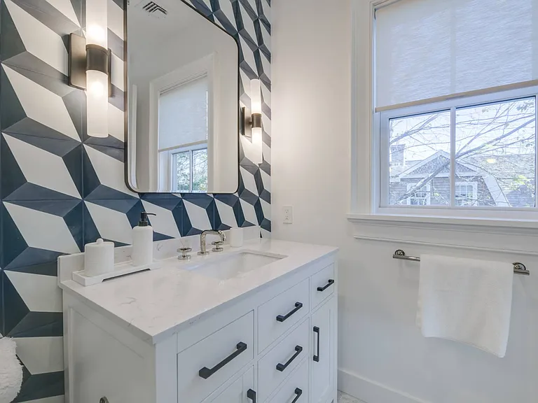 187 Meeting House Ln — Photo 26