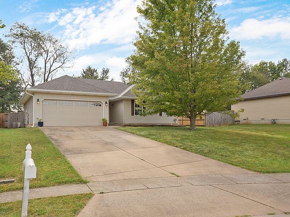 3rd image of 1560 S Timbercreek Avenue