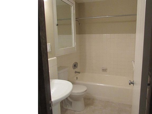 4th image of 2601 Pennsylvania Ave APT 106