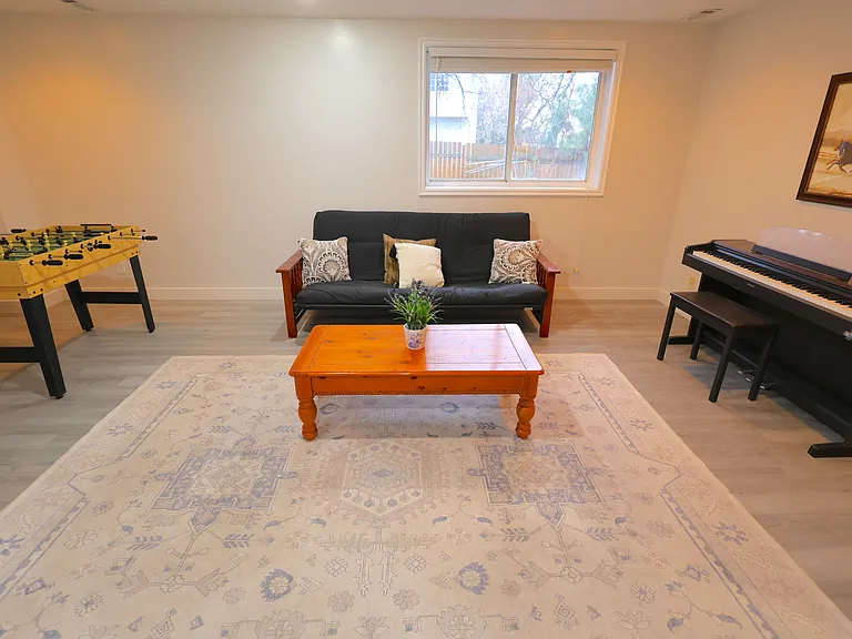 1179 E 4975 S — Photo 17