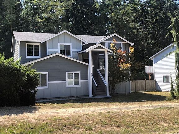 2nd image of 801 NE Lauren St