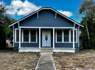 708 S 7th St, Kenedy, TX 78119