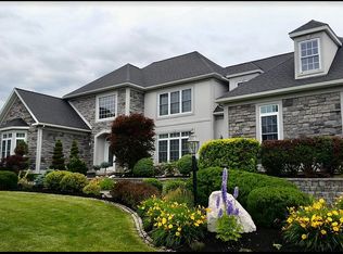 17 Alva Rd, Niskayuna, NY 12309