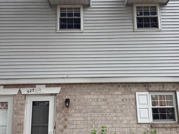 525 Village Ln, Pottstown, PA 19464