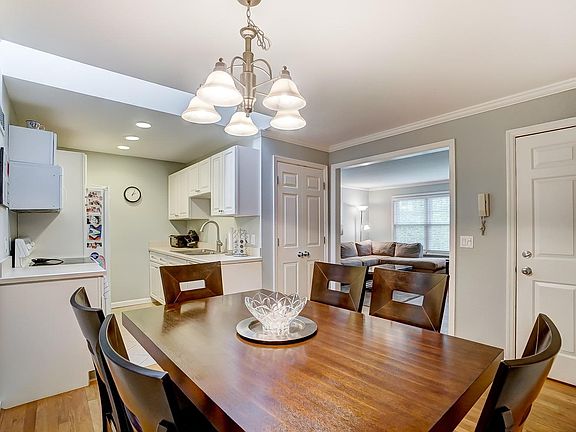 5th image of 3698 Ashworth Dr