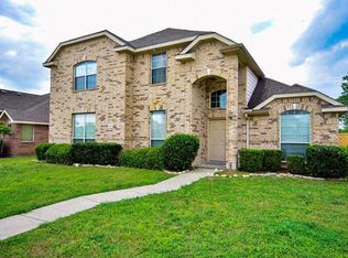 225 Morningstar Ln, Red Oak, TX 75154
