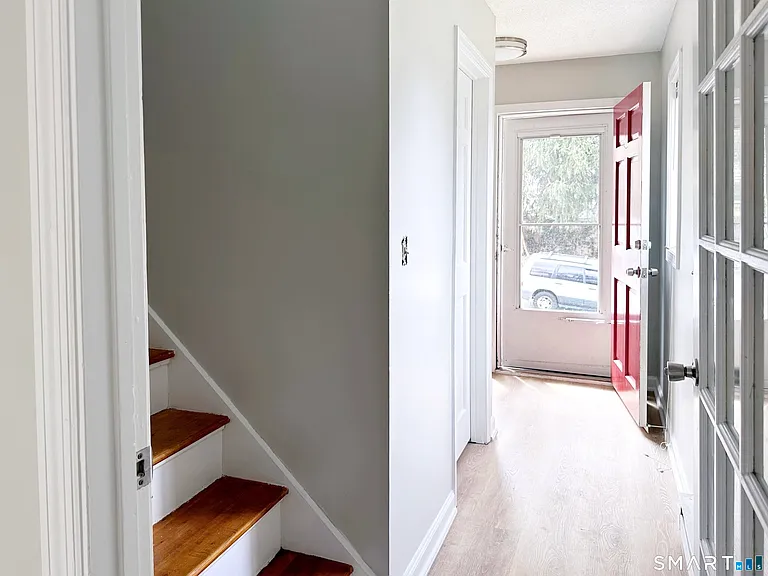 203 Capewell Ave — Photo 8
