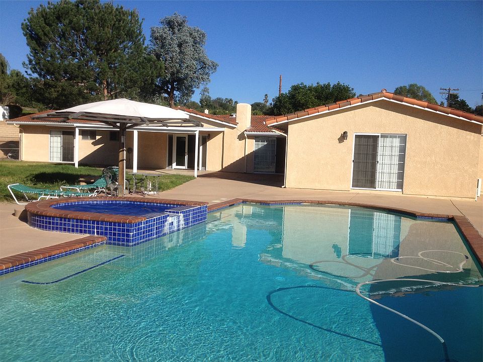 2nd image of 2861 Mary Ln