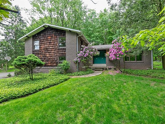 2nd image of 3476 Treeline Dr