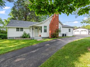 7096 Bahr Rd, Sherman, IL 62684