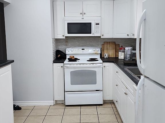 5th image of 560 Glen Forrest Blvd