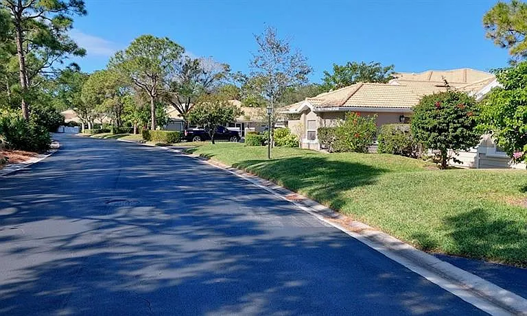 306 Emerald Bay Cir #J5 — Photo 28