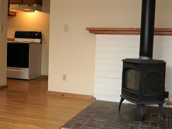3rd image of 27 Cedar Ct