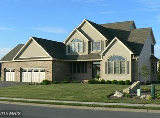 194 Matthew Dr, Chambersburg, PA 17201