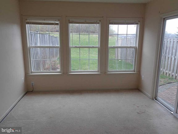 3rd image of 822 Monet Dr
