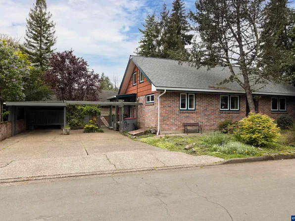 540 NW 9th St, McMinnville, OR 97128