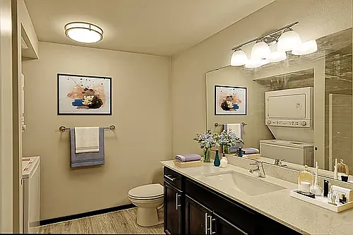 Pacific Pines Apartments — Photo 16