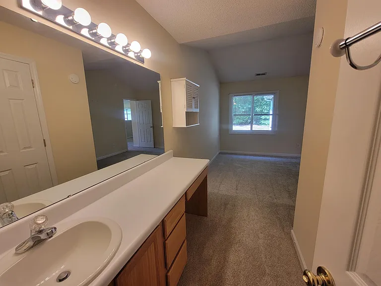 4200 Pin Oak Dr — Photo 14
