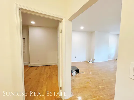 Rented by Sunrise Real Estate | media 68