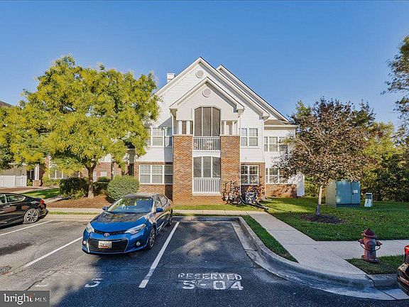 2nd image of 6522 Lake Park Dr #105