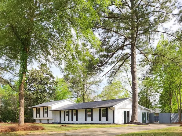 121 San Michael Dr, Fort Valley, GA 31030