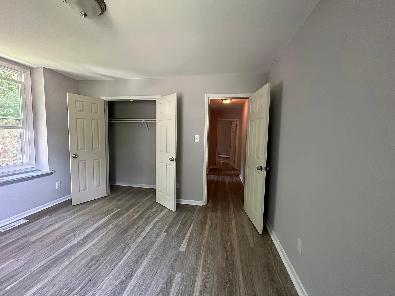 5 bed, 1998 sqft, $2,500 — Photo 3
