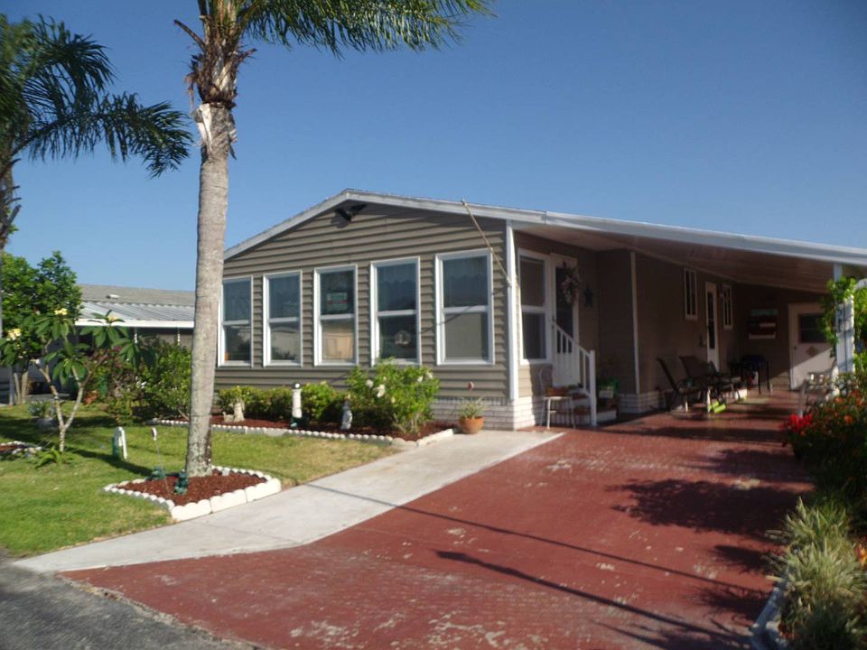 1st image of 165 Steamboat Dr