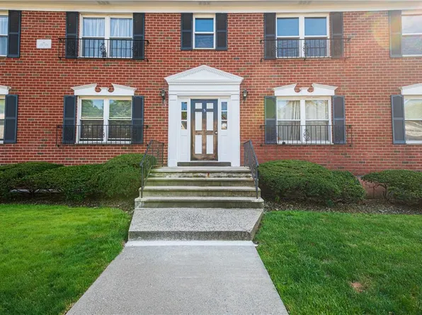 5 Somerset Drive #10 R, Suffern, NY 10901