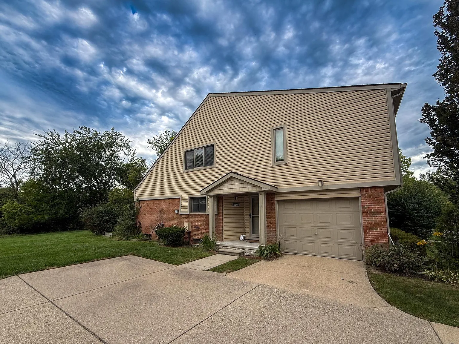3 bed, 2.5 bath, 1437 sqft, $2,500 — Photo 1
