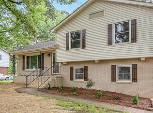 1040 Rocky Ridge Dr, Charlotte, NC 28217