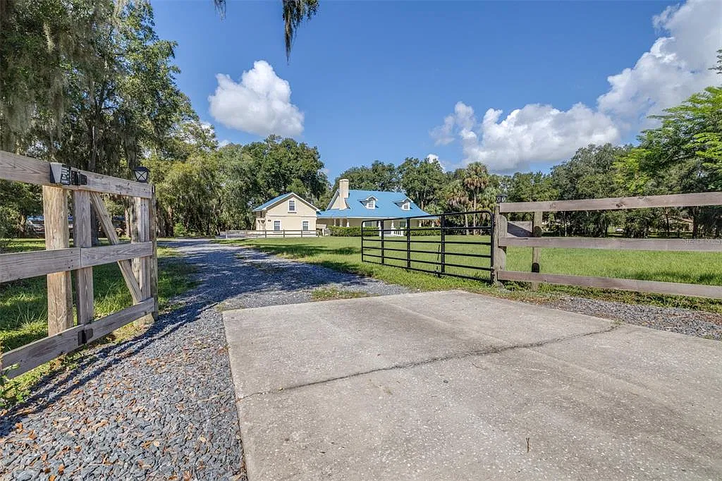 4 bed, 4.5 bath, 2978 sqft, $3,900 — Photo 3
